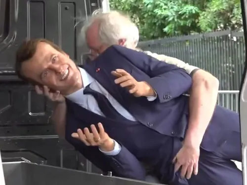 L'Emmanuel Macron en cire a été rendu au musée Grévin