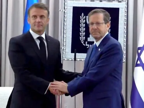 La France appelle à une trêve humanitaire au Proche Orient, pour...