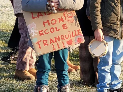 Somme : les fermetures de classe annoncées provoquent des...