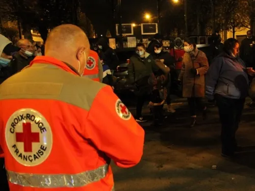 Les sans-abris peuvent trouver refuge dans un centre d'hébergement...