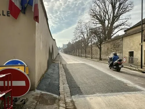 Un mur de la prison de Poissy présente des fragilités