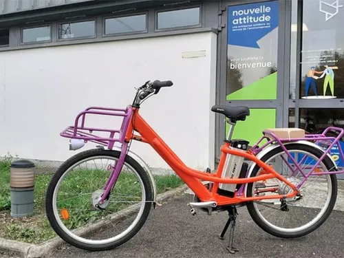 Les vélos électriques de facteurs revendus à Chartres