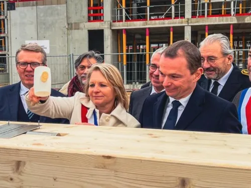 Olivier Dussopt en chef des travaux à Poissy