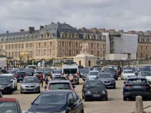 Un conducteur stoppé par les policiers après avoir foncé sur les...
