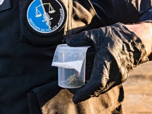 Trois hommes condamnés suite à un trafic de drogue qui passait par...