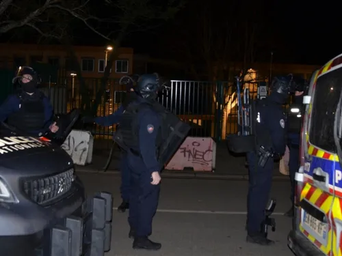 Le quartier de l'Almont bouclé par la police ce matin à Melun 