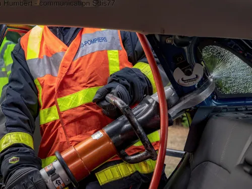 Un automobiliste grièvement blessé aux Mureaux lors d'un accident...