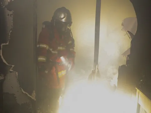 Les pompiers de l'Oise sauvent trois personnes des flammes à Compiègne