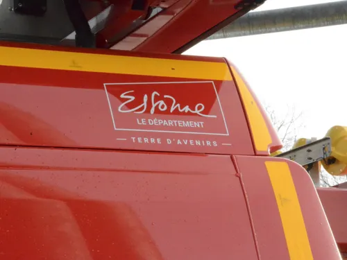Un impressionnant carambolage entre poids-lourds sur l’autoroute A6