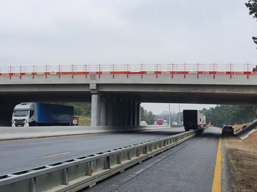 Le pont à Haubans de la nationale 31 impraticable près de Beauvais