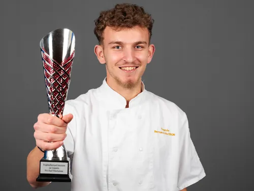Un lycéen originaire de l’Essonne sacré meilleur commis de cuisine