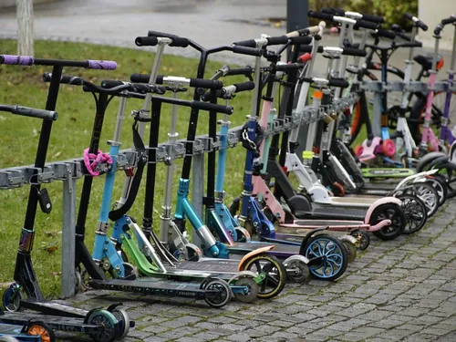 Les trottinettes en libre-service pas essentielles pour les...