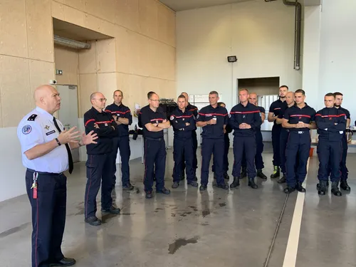 De nouveaux pompiers franciliens envoyés en renfort dans le sud de...