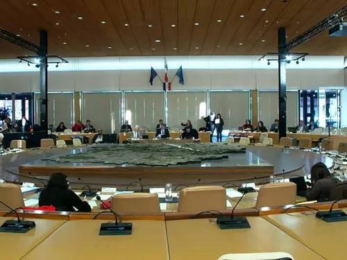 Le conseil départemental de l’Essonne se réunit en séance publique...