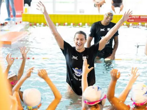 Des médaillés olympiques à Melun pour apprendre aux enfants à nager