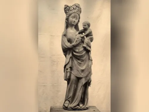 Dérobée il y a plus de 65 ans, une statuette de la Vierge à...