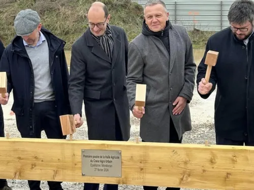 La halle agricole est en construction à Montévrain