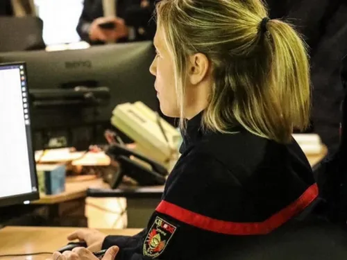 Une voiture chute dans un étang à Camon