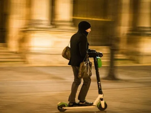 Un conducteur de trottinette fauché par un automobiliste à...