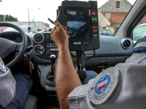 La ville d'Amiens déploie une voiture pour verbaliser...