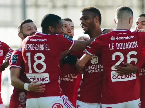 Brest perd son derby face à Lorient 1-0 : focus sur l'attaquant...