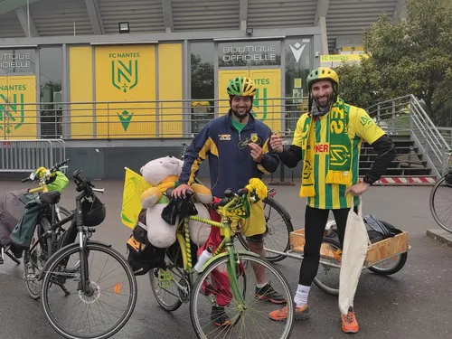 Coupe de France : ils font 400 kms à vélo pour soutenir le FC...