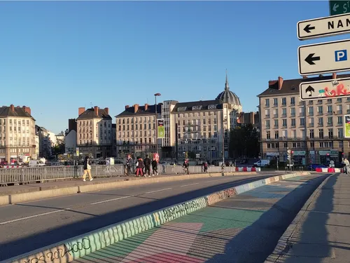 Nantes. La fermeture du pont Anne de Bretagne donne le sourire à...