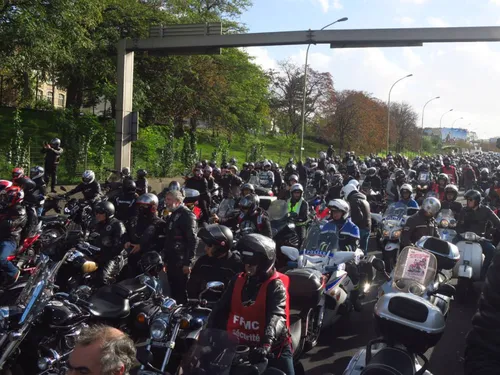 Les motards de l'ouest se mobilisent contre le contrôle technique...