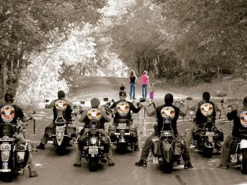 Des "bikers" bretons pour lutter contre le harcèlement scolaire !