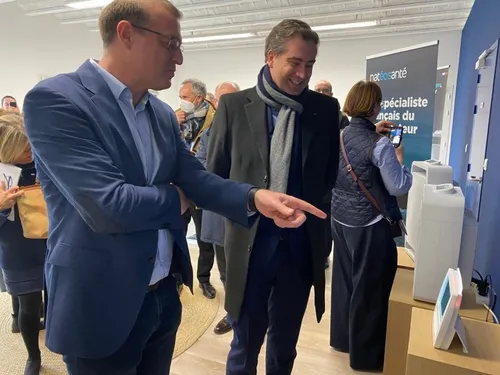 A Saint-Hilaire-de-Challéons, Natéosanté a reçu la visite du ministre