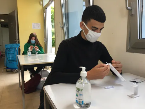 La difficile campagne des autotests au lycée, exemple à Nantes