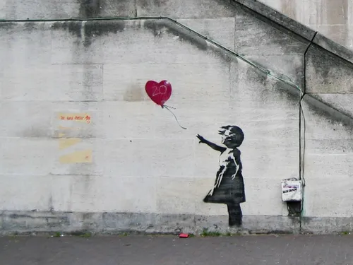 Banksy à Brest : l'exposition des Capucins fait un carton 