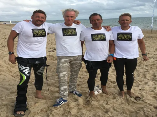 Quatre nageurs sans palme, mais pas sans panache