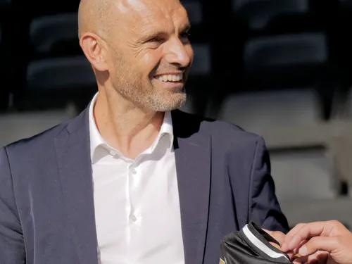 Angers SCO joue sur la pelouse de St-Etienne