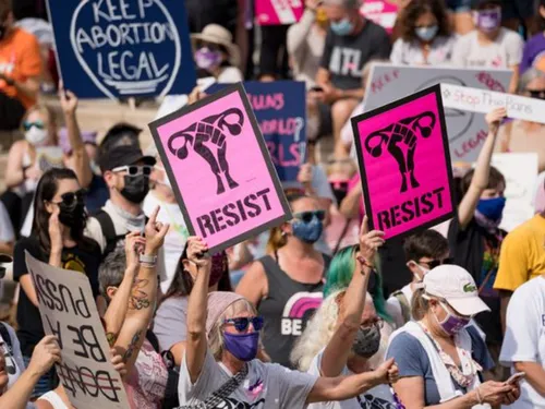 Droit à l’avortement : Sur le terrain, le combat est permanent