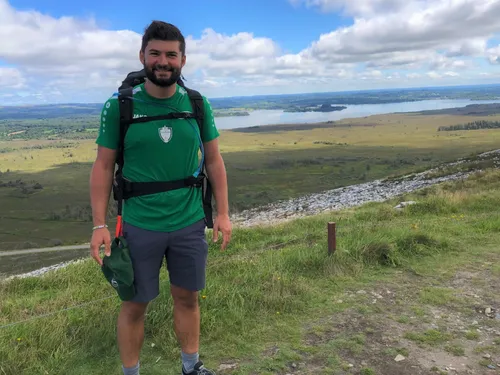 Insolite. De Paris à Brest en marchant, le défi fou de Loris 