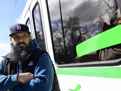 Nantes : rencontre avec "L'inconnu du tramway" qui l'est de moins...