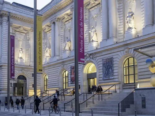 Allez tous au musée !