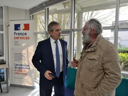 Fougères. Les permanences censées les aider attirent peu les...