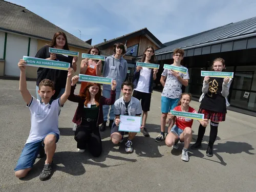 Harcèlement scolaire : des collégiens brétiliens récompensés !