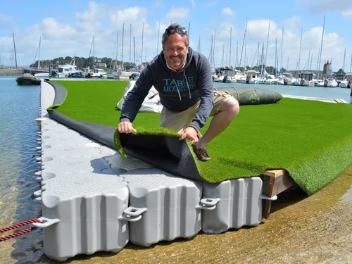 Evènement :  un terrain de rugby flottant installé à La...