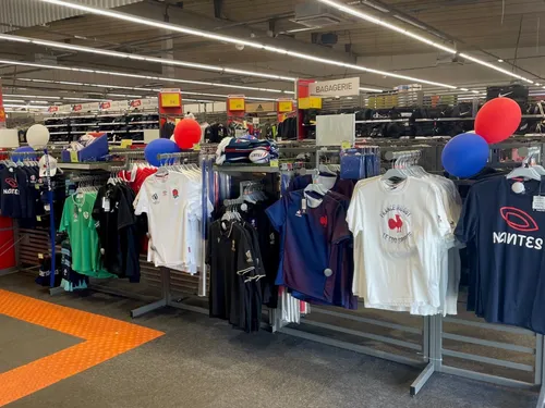 Rugby. Les supporters de l'ouest s'équipent dans les magasins de sport