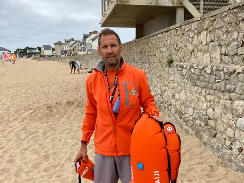 La SNSM lance les bouées de nage 