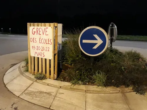 Effectifs, salaires, groupes de niveaux : les enseignants en grève...