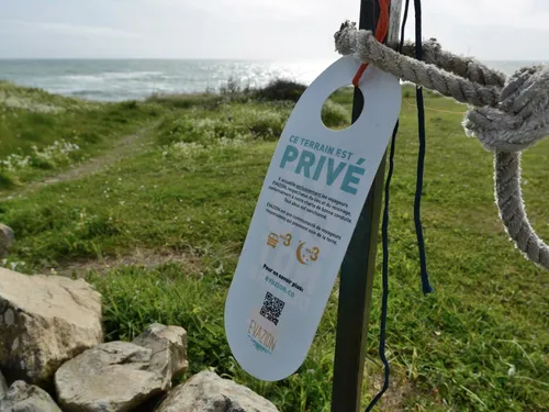 Bretagne : des spots privés pour poser son van, avec Evazion 