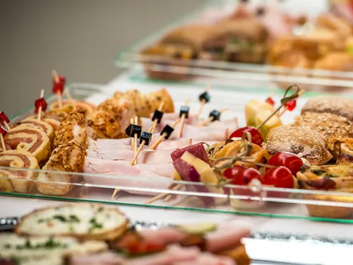 Annulations de repas de Noël en cascade chez les traiteurs