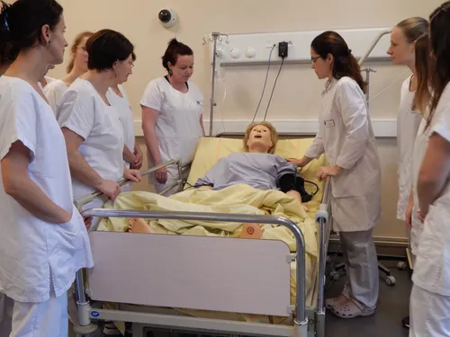 L’hôpital de Morlaix veut fidéliser les étudiants en les payant