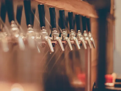 Les amateurs de bières à l'affut ... à j-1 des réouvertures de...