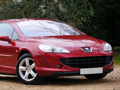 Les salariés de PSA La Janais à l'arrêt, et inquiets 