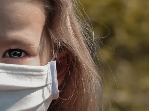 L'épidémie repart dans l'Ouest : retour du masque par endroit
